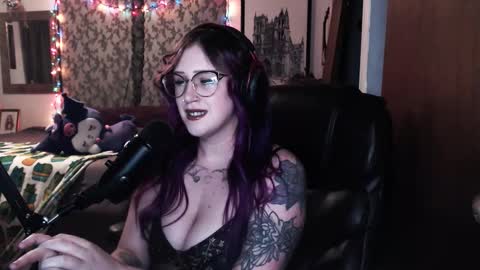 Snapshot of demongf chatting on November 23, 1:49 am Demoness Mina online show from November 23, 1:49 am