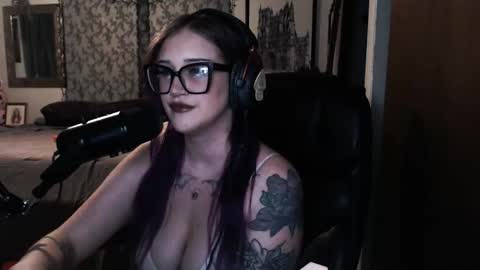 Snapshot of demongf chatting on November 26, 1:17 am Demoness Mina online show from November 26, 1:17 am