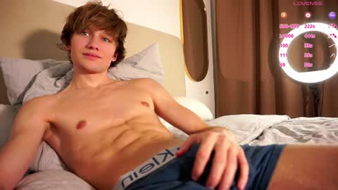 Snapshot of demoninangel chatting on January 18, 1:52 am Dave19 online show from January 18, 1:52 am