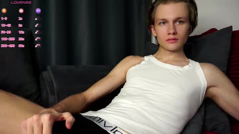 Snapshot of demoninangel chatting on March 3, 4:03 am Dave19 online show from March 3, 4:03 am