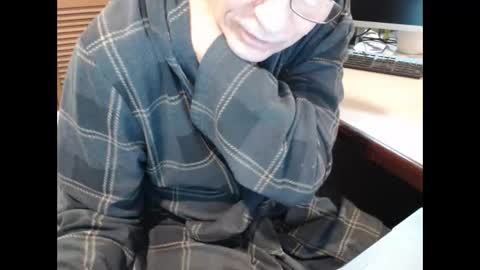 Snapshot of denn_jett chatting on January 25, 10:29 am Den Jet online show from January 25, 10:29 am