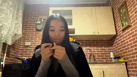 Snapshot of denysebernacchi chatting on November 16, 1:17 pm Emma online show from November 16, 1:17 pm