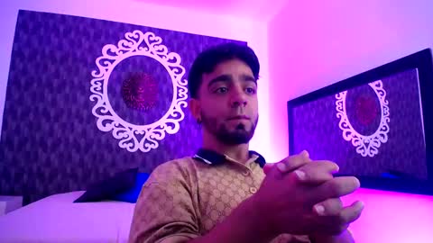 Snapshot of dereck_jhonsonn chatting on November 11, 7:58 pm Dereck online show from November 11, 7:58 pm