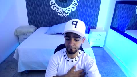 Snapshot of dereck_jhonsonn chatting on November 15, 6:48 pm Dereck online show from November 15, 6:48 pm