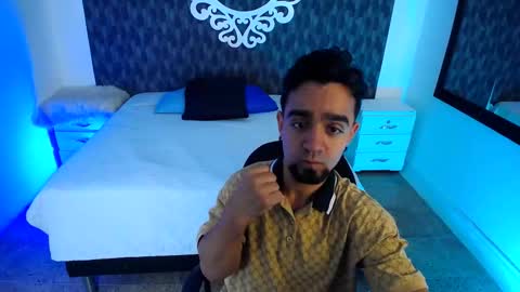 Snapshot of dereck_jhonsonn chatting on November 19, 7:25 pm Dereck online show from November 19, 7:25 pm