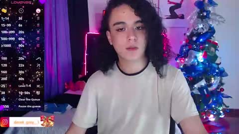 Snapshot of derek_grey1 chatting on December 26, 10:09 pm Derek independent online show from December 26, 10:09 pm
