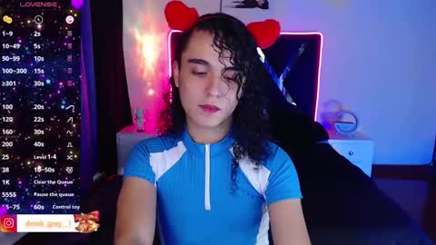 Snapshot of derek_grey1 chatting on January 13, 11:49 pm Derek independent online show from January 13, 11:49 pm