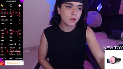 Snapshot of derek_grey1 chatting on February 19, 9:14 pm Derek independent online show from February 19, 9:14 pm