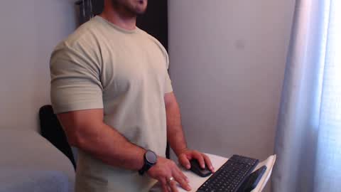 Derek online show from December 29, 9:20 pm