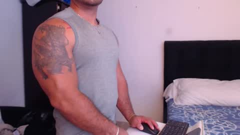 Derek online show from October 16, 2:51 pm