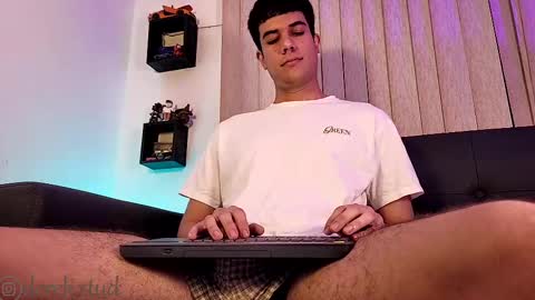 Snapshot of derek_stud_ chatting on September 19, 4:14 am Derek independent model online show from September 19, 4:14 am