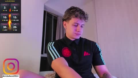 Snapshot of derekolsen_ chatting on September 10, 2:44 am Derek IG Derekolsen2024 online show from September 10, 2:44 am