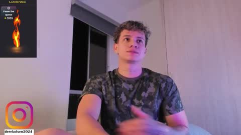 Snapshot of derekolsen_ chatting on September 20, 2:56 am Derek IG Derekolsen2024 online show from September 20, 2:56 am