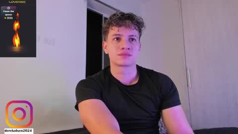 Snapshot of derekolsen_ chatting on October 14, 2:45 am Derek IG Derekolsen2024 online show from October 14, 2:45 am