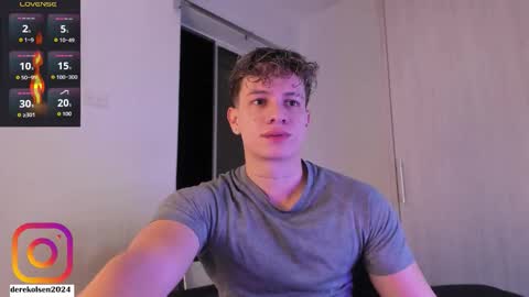 Snapshot of derekolsen_ chatting on October 15, 2:33 am Derek IG Derekolsen2024 online show from October 15, 2:33 am