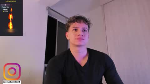 Snapshot of derekolsen_ chatting on October 21, 3:18 am Derek IG Derekolsen2024 online show from October 21, 3:18 am