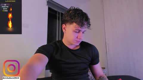 Snapshot of derekolsen_ chatting on November 10, 12:53 am Derek IG Derekolsen2024 online show from November 10, 12:53 am