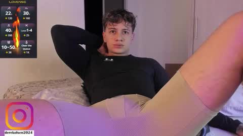 Snapshot of derekolsen_ chatting on December 16, 1:32 am Derek IG Derekolsen2024 online show from December 16, 1:32 am