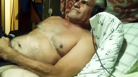 Snapshot of derick1961 chatting on September 30, 4:39 am derick1961 online show from September 30, 4:39 am