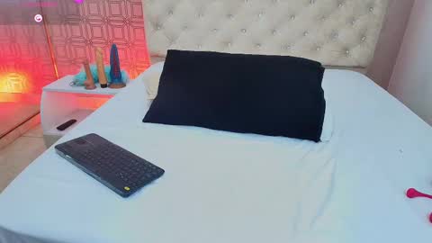 Derieri D online show from March 8, 7:53 pm