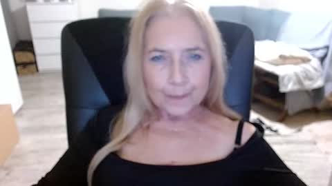 S O F I A online show from December 6, 6:28 pm