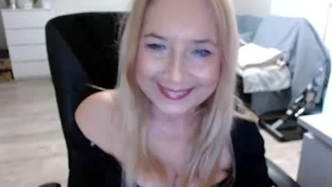 S O F I A online show from December 10, 10:49 am