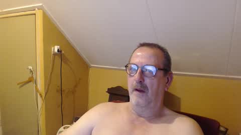 destelp online show from October 3, 5:54 pm