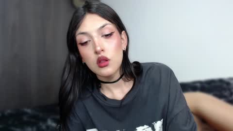 Snapshot of devil_blood chatting on January 4, 6:51 pm Angel Boo and Adrian online show from January 4, 6:51 pm