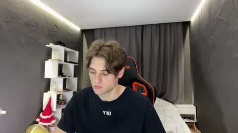 devilnut1 online show from November 22, 6:23 am