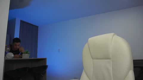 Devin Hunter online show from December 7, 5:59 am