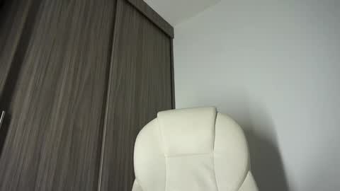 Devin Hunter online show from December 23, 3:29 am