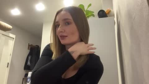 Mira online show from November 20, 6:18 pm