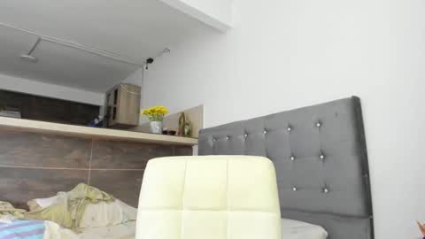 thumb up me please its important online show from October 9, 10:02 am