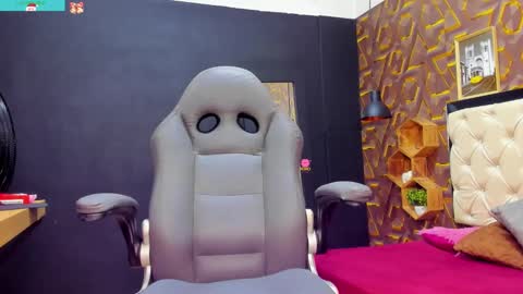 Madisson online show from December 30, 8:15 pm