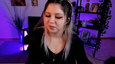 Dia online show from February 24, 9:20 pm