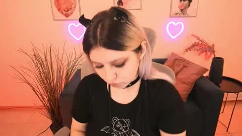 Dia online show from March 2, 10:05 pm