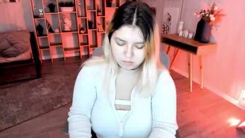 Dia online show from November 7, 6:41 pm