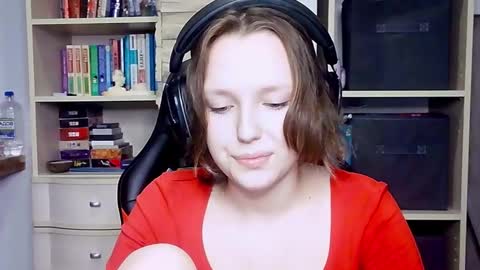 Snapshot of diana_back3 chatting on October 18, 1:56 pm diana_back3 online show from October 18, 1:56 pm