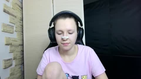 Snapshot of diana_back3 chatting on November 15, 1:51 pm diana_back3 online show from November 15, 1:51 pm