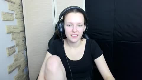 Snapshot of diana_back3 chatting on November 19, 12:05 pm diana_back3 online show from November 19, 12:05 pm