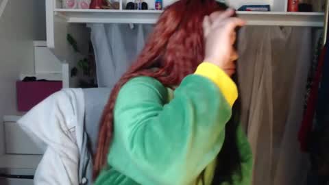 diana online show from December 5, 8:00 pm