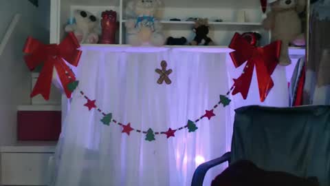 diana online show from December 24, 5:49 am