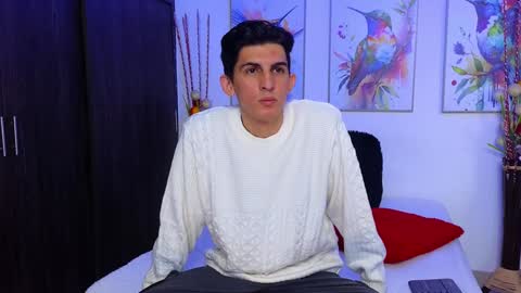 Snapshot of dianayleo chatting on December 10, 12:27 pm Ana Leo online show from December 10, 12:27 pm