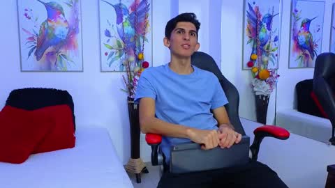 Snapshot of dianayleo chatting on December 11, 1:49 pm Ana Leo online show from December 11, 1:49 pm