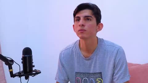 Snapshot of dianayleo chatting on February 17, 12:27 pm Ana Leo online show from February 17, 12:27 pm