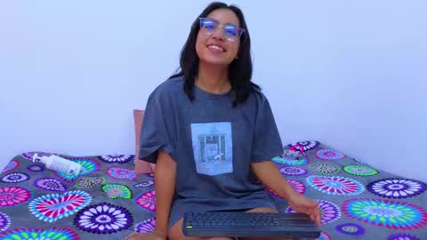 Snapshot of dianayleo chatting on February 21, 6:59 pm Ana Leo online show from February 21, 6:59 pm