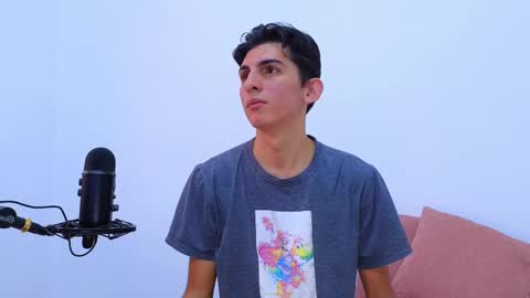 Snapshot of dianayleo chatting on February 24, 12:26 pm Ana Leo online show from February 24, 12:26 pm