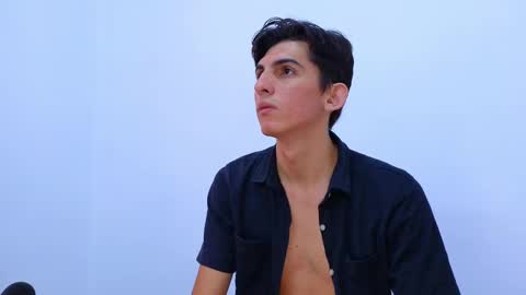 Snapshot of dianayleo chatting on February 25, 12:24 pm Ana Leo online show from February 25, 12:24 pm