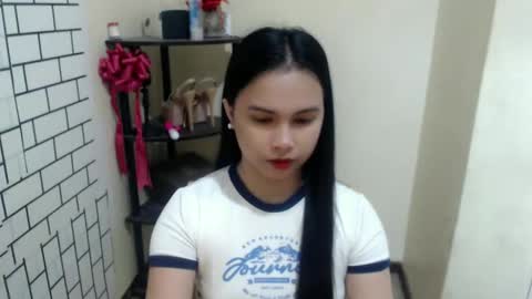 Snapshot of diane_intownx chatting on February 10, 11:34 pm Diane online show from February 10, 11:34 pm