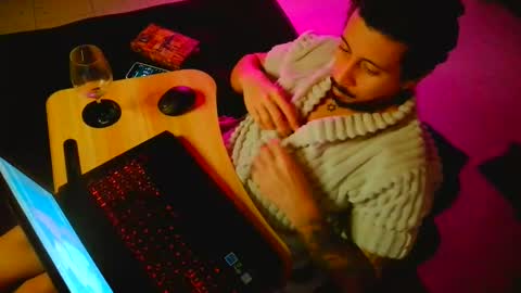 Snapshot of dickdamian_ chatting on December 9, 1:51 am Damin online show from December 9, 1:51 am